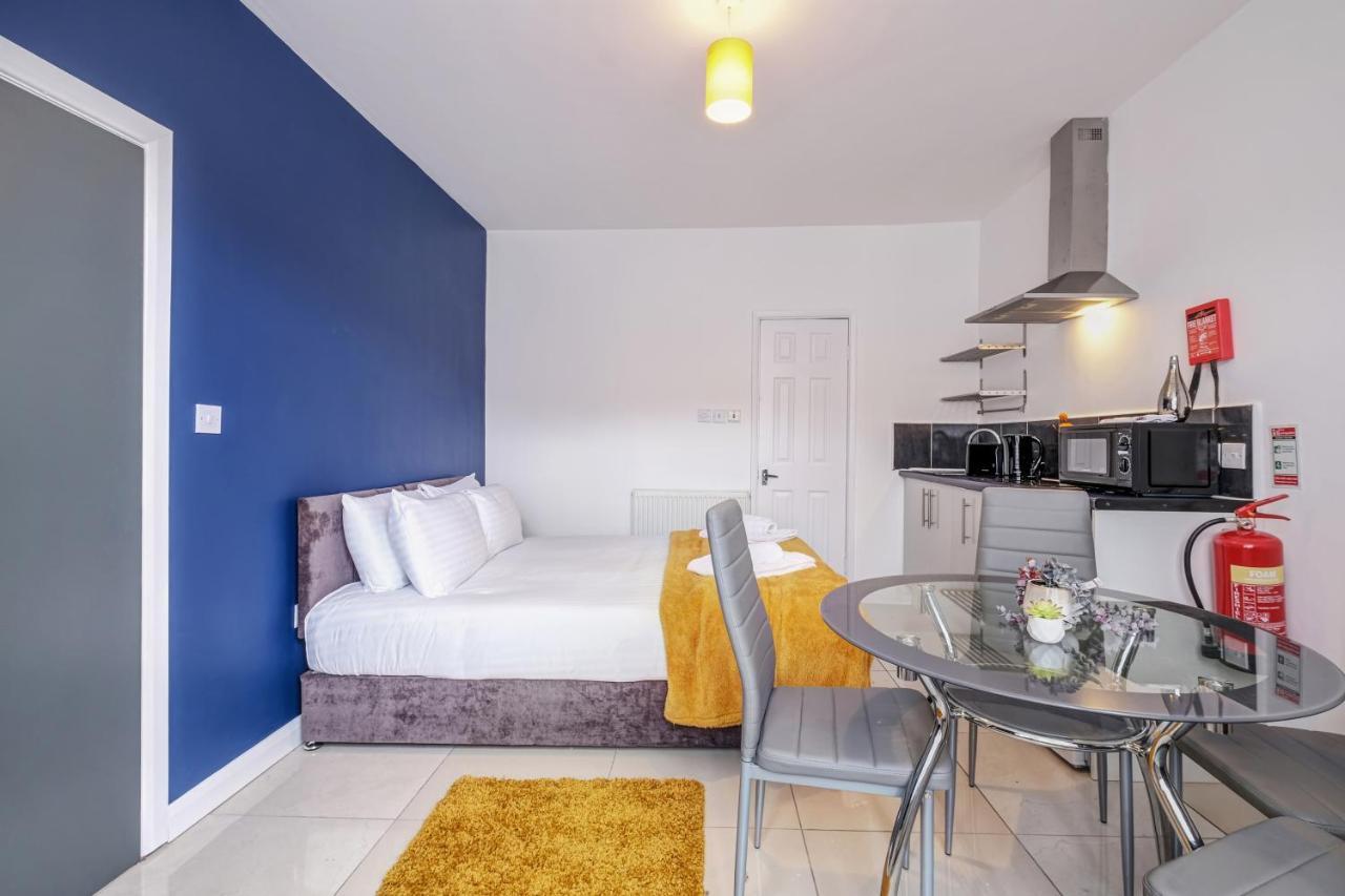 Fernbank Rooms Sudbury Hill, Harrow, Self-Contained Studios With En-Suite Harrow on the Hill Exterior photo