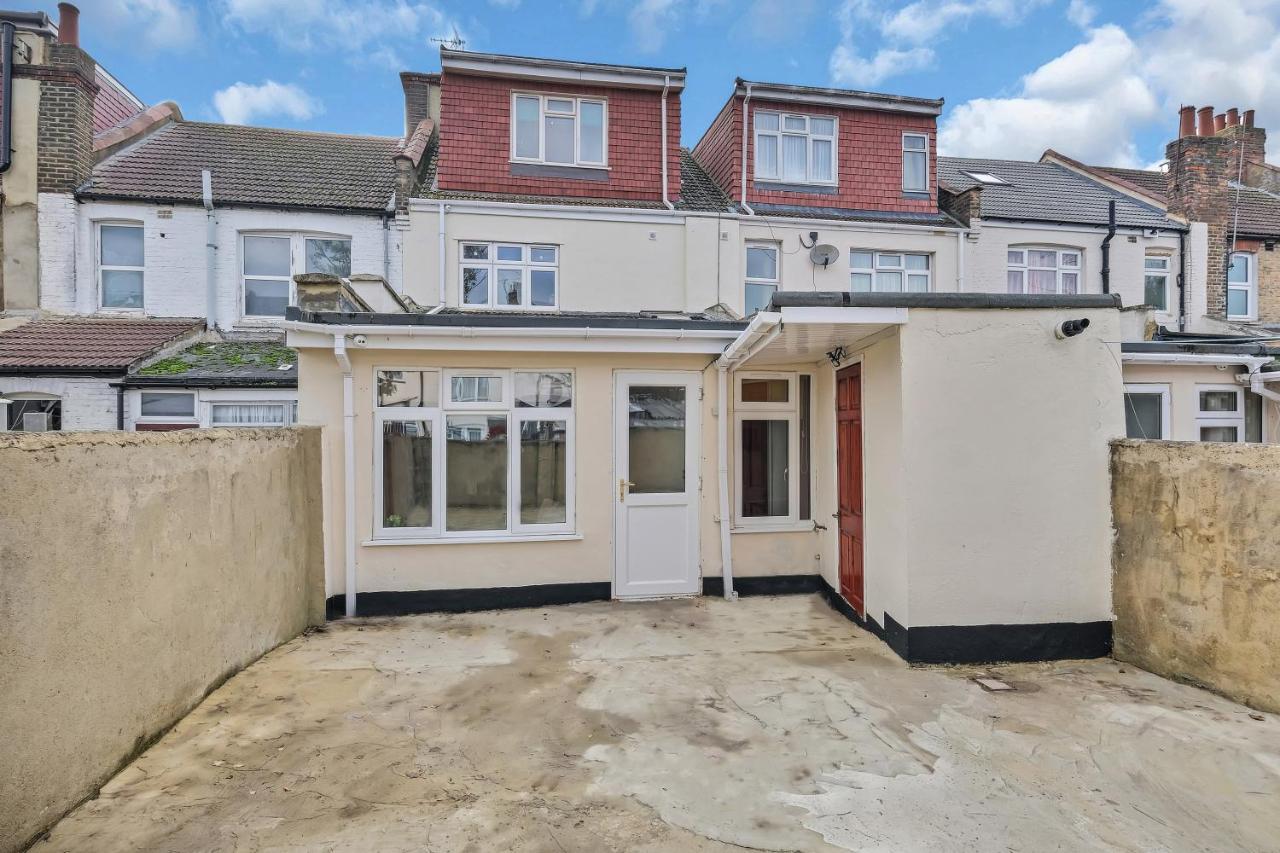 Fernbank Rooms Sudbury Hill, Harrow, Self-Contained Studios With En-Suite Harrow on the Hill Exterior photo