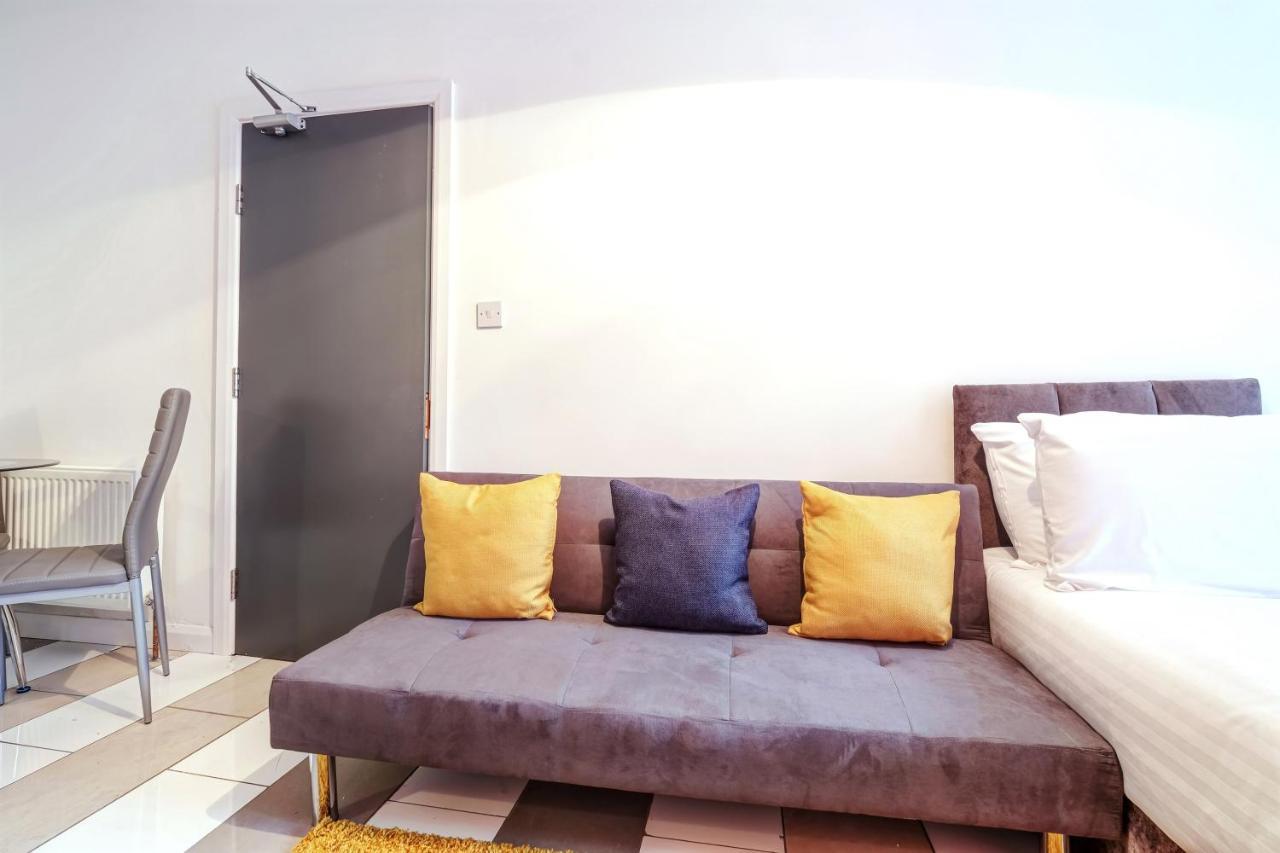 Fernbank Rooms Sudbury Hill, Harrow, Self-Contained Studios With En-Suite Harrow on the Hill Exterior photo