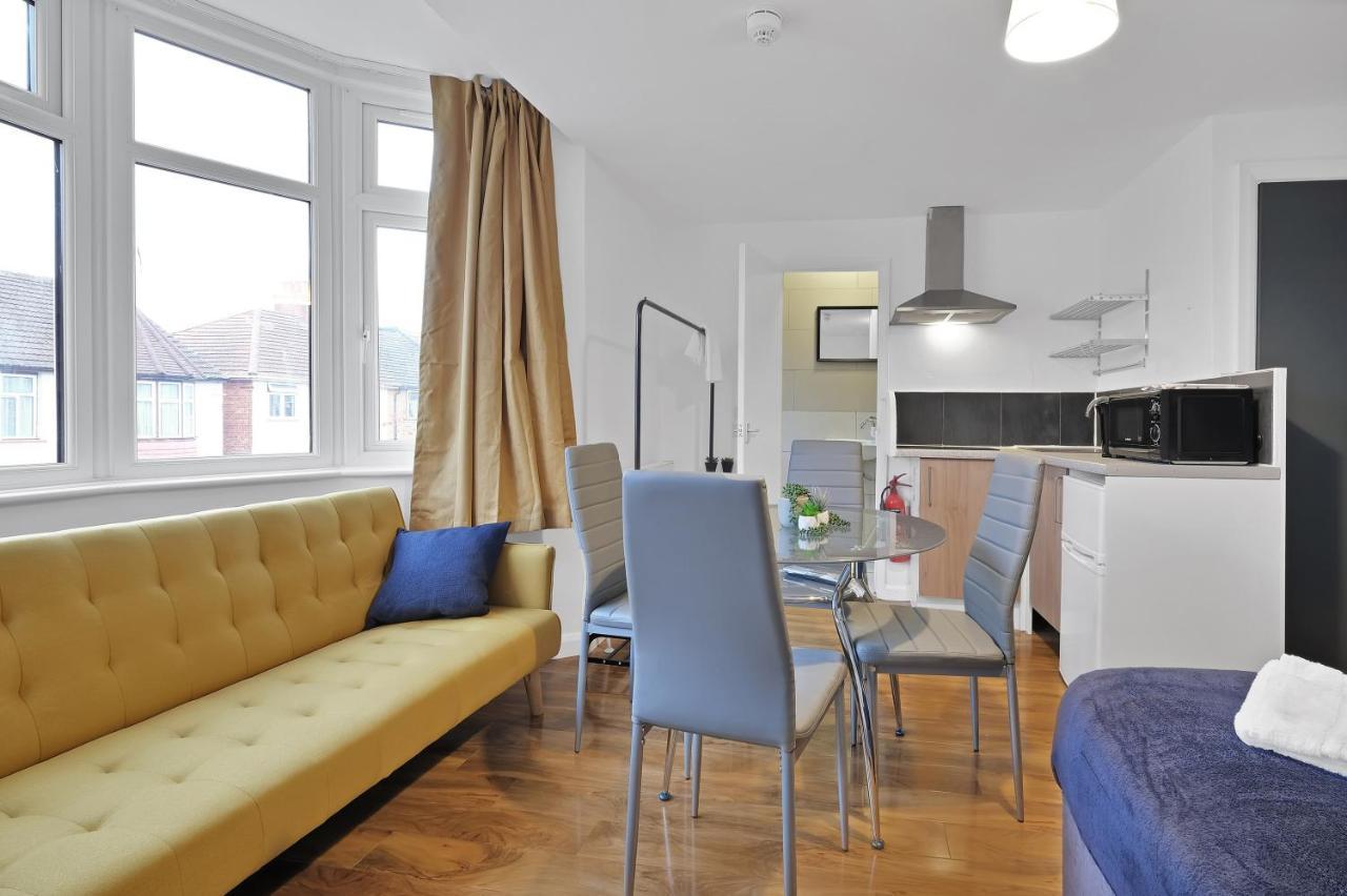 Fernbank Rooms Sudbury Hill, Harrow, Self-Contained Studios With En-Suite Harrow on the Hill Exterior photo
