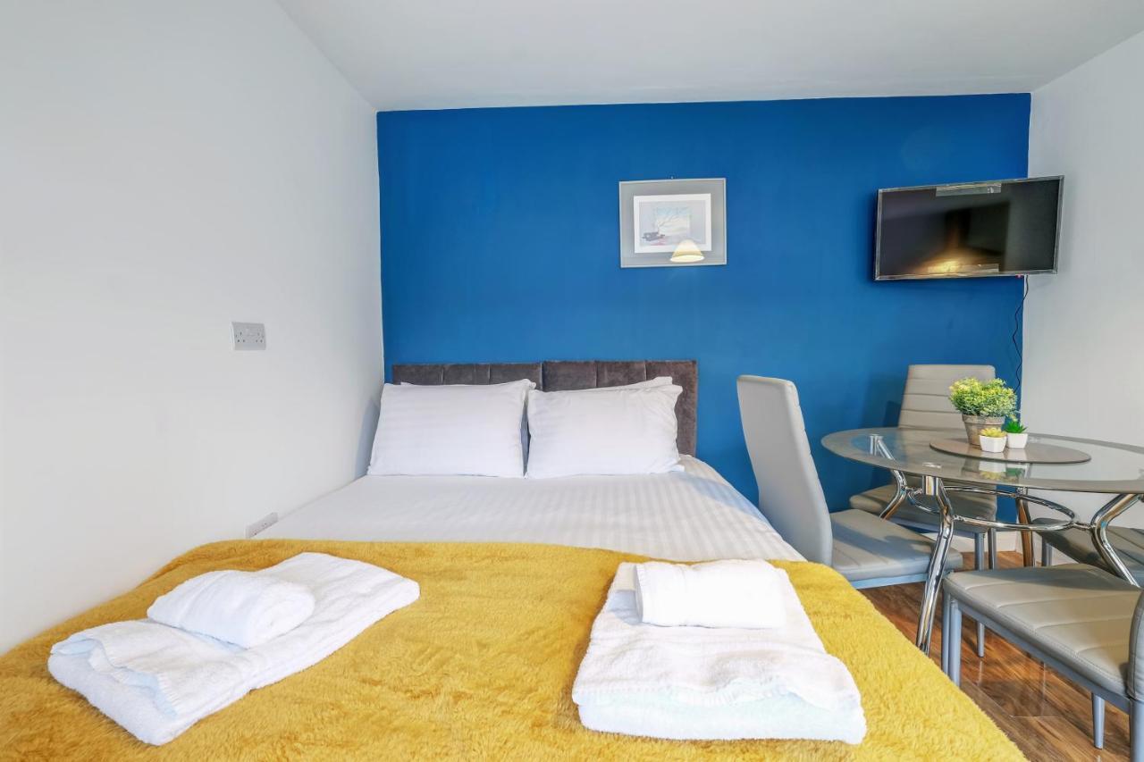 Fernbank Rooms Sudbury Hill, Harrow, Self-Contained Studios With En-Suite Harrow on the Hill Exterior photo